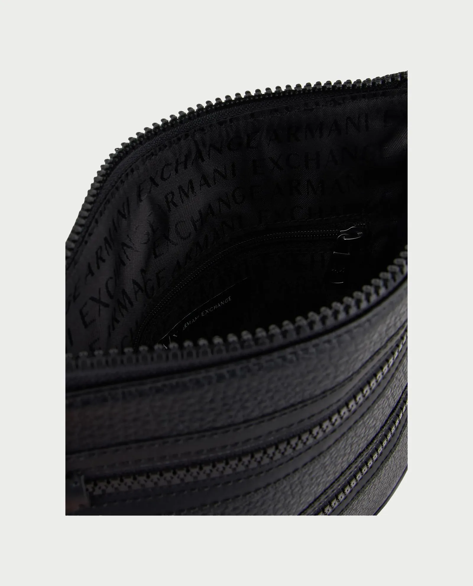 ARMANI EXCHANGE      Borsa a tracolla Armani Exchange in materiale riciclato
