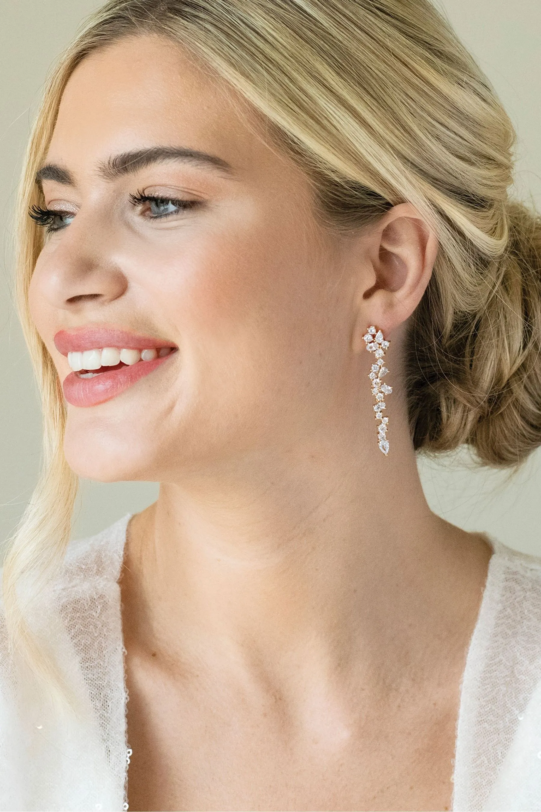Ivory & Co - Islington - Orecchini pendenti con grappolo di cristalli