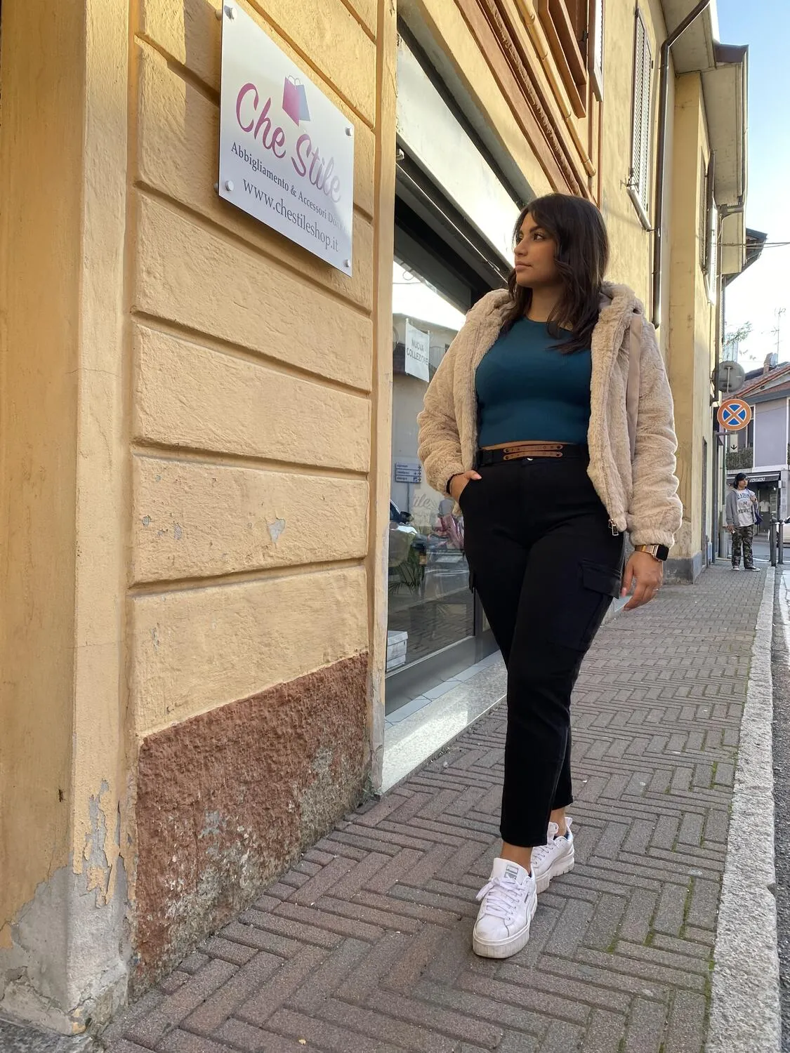 Jeans cargo nero con cintura