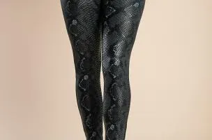 Leggings alla moda con stampa pelle di serpente, neri