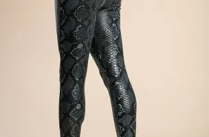 Leggings alla moda con stampa pelle di serpente, neri