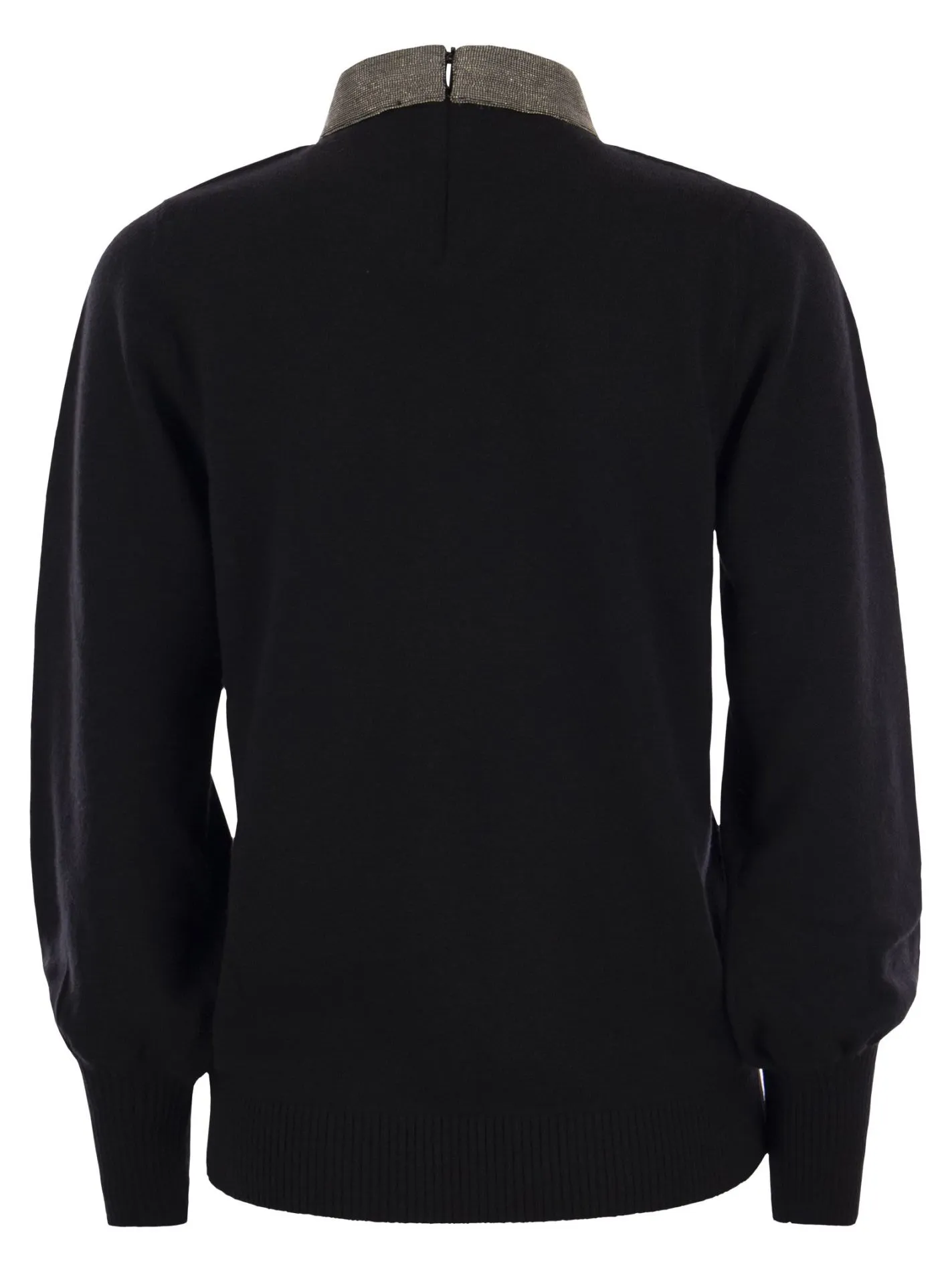 Maglia scollo a V con monile