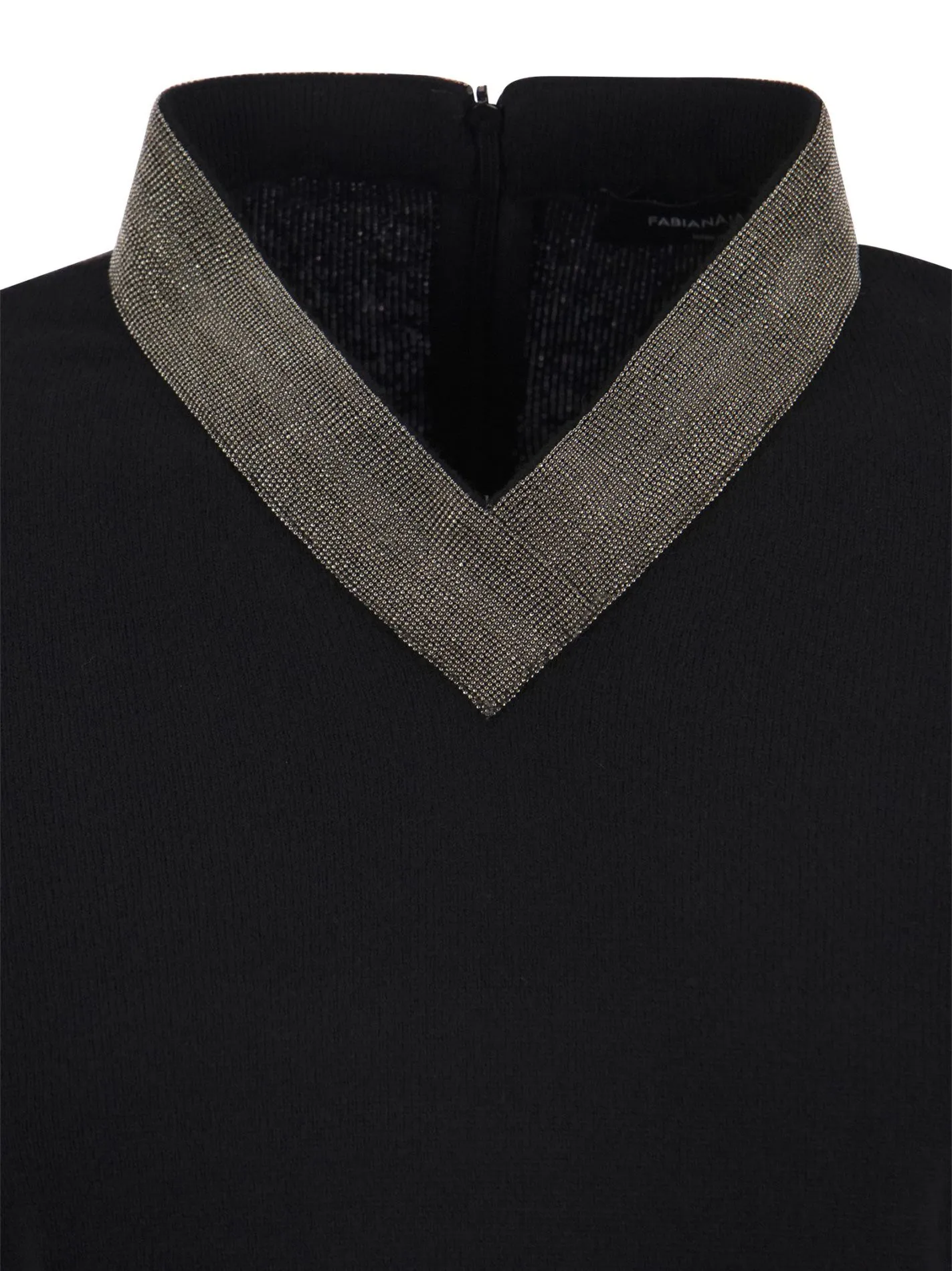 Maglia scollo a V con monile
