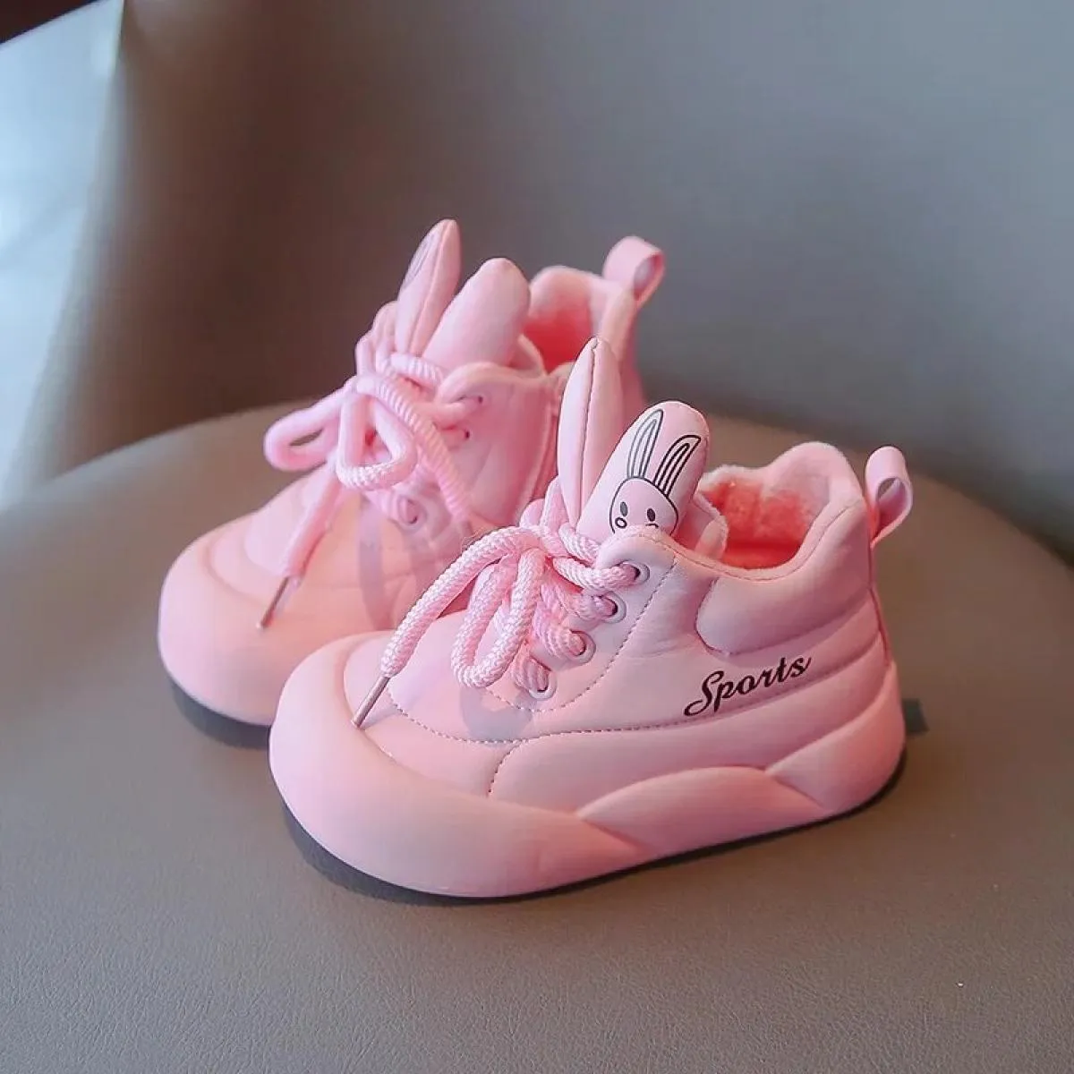 Nuove scarpe casual in pelle per ragazze Sneakers sportive all'aperto Trendy Tutte le partite Scarpe per bambini resistenti e le