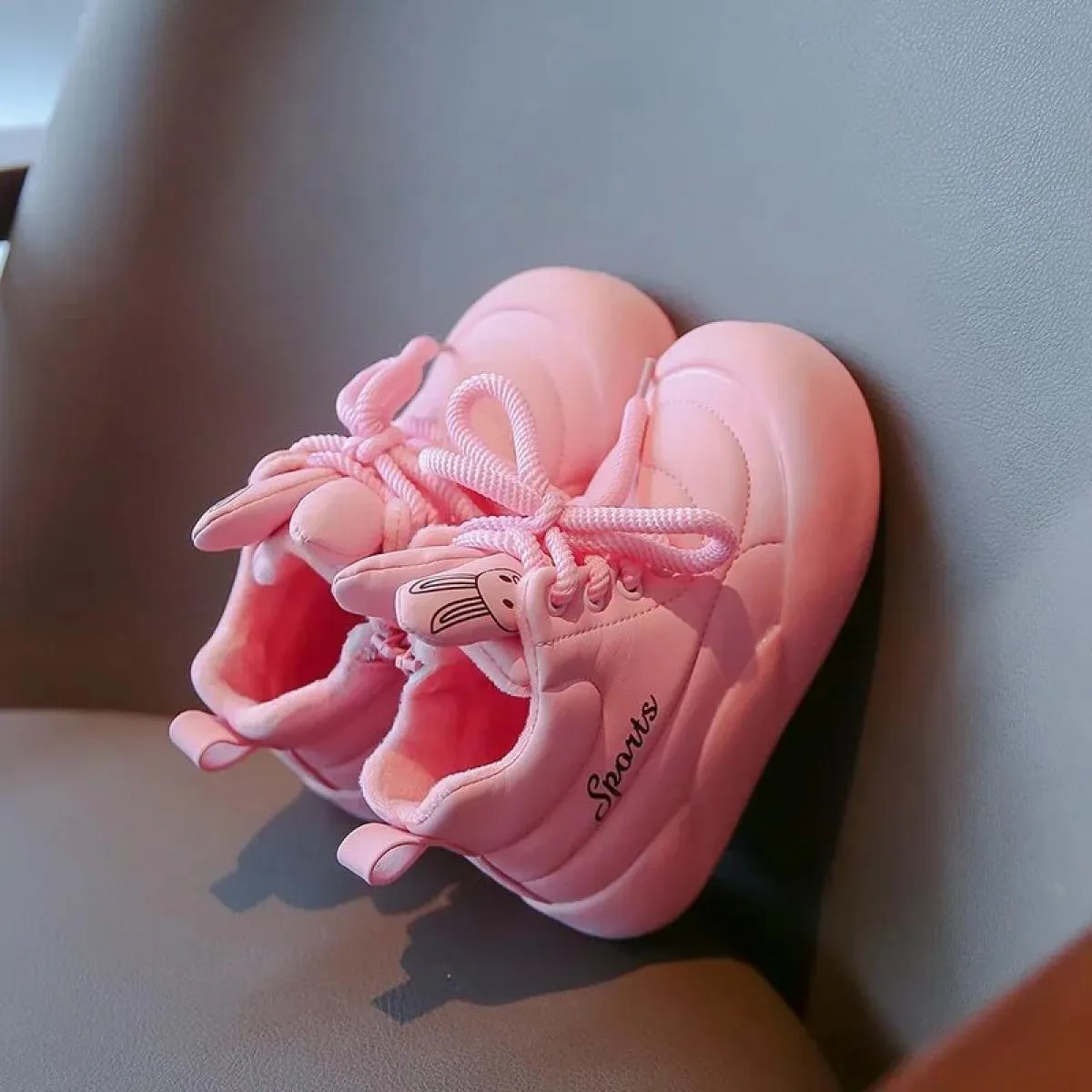 Nuove scarpe casual in pelle per ragazze Sneakers sportive all'aperto Trendy Tutte le partite Scarpe per bambini resistenti e le