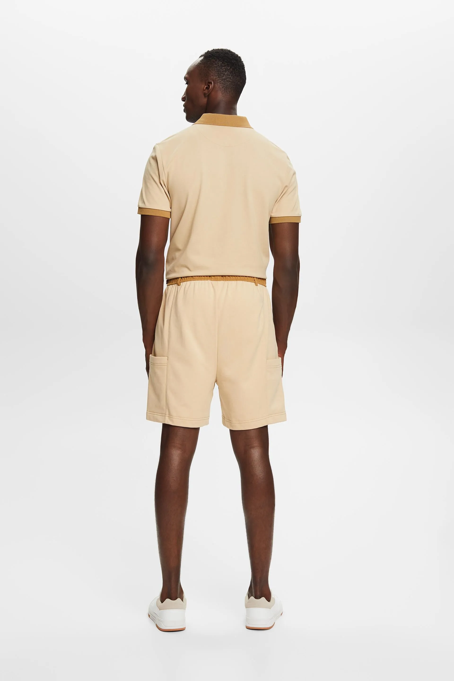 Pantaloncini in stile joggers