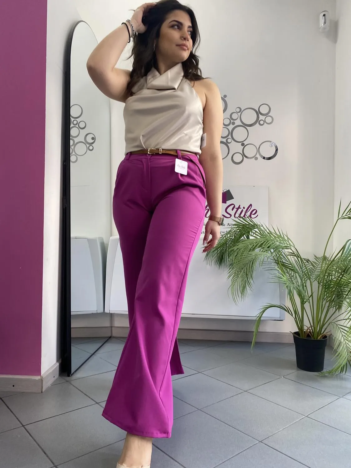 Pantalone palazzo magenta con cintura