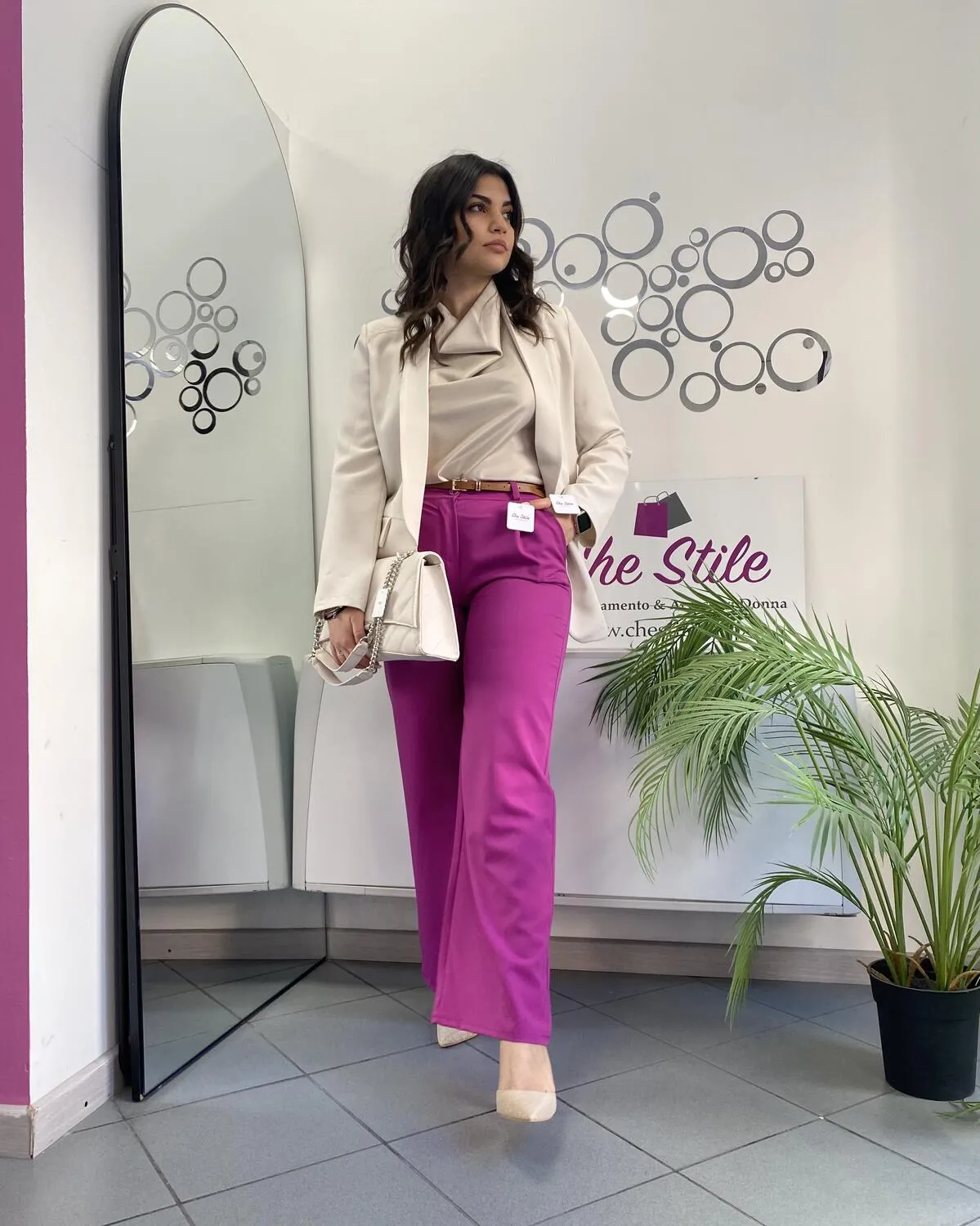 Pantalone palazzo magenta con cintura