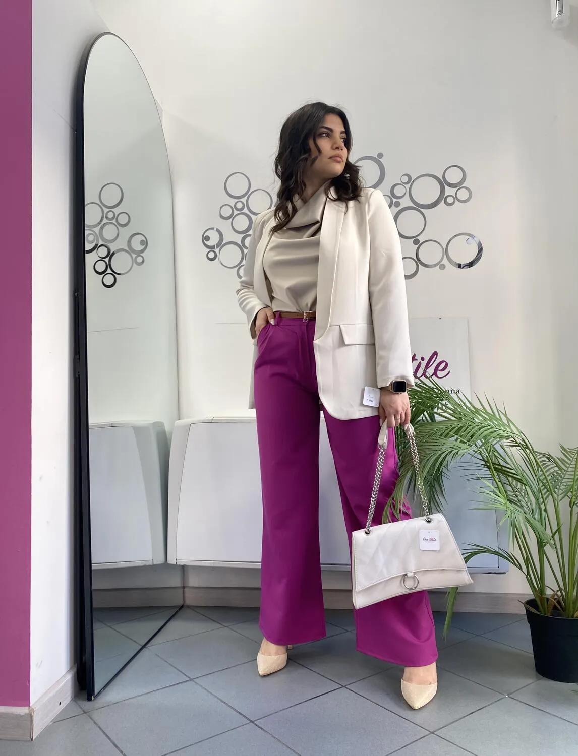 Pantalone palazzo magenta con cintura