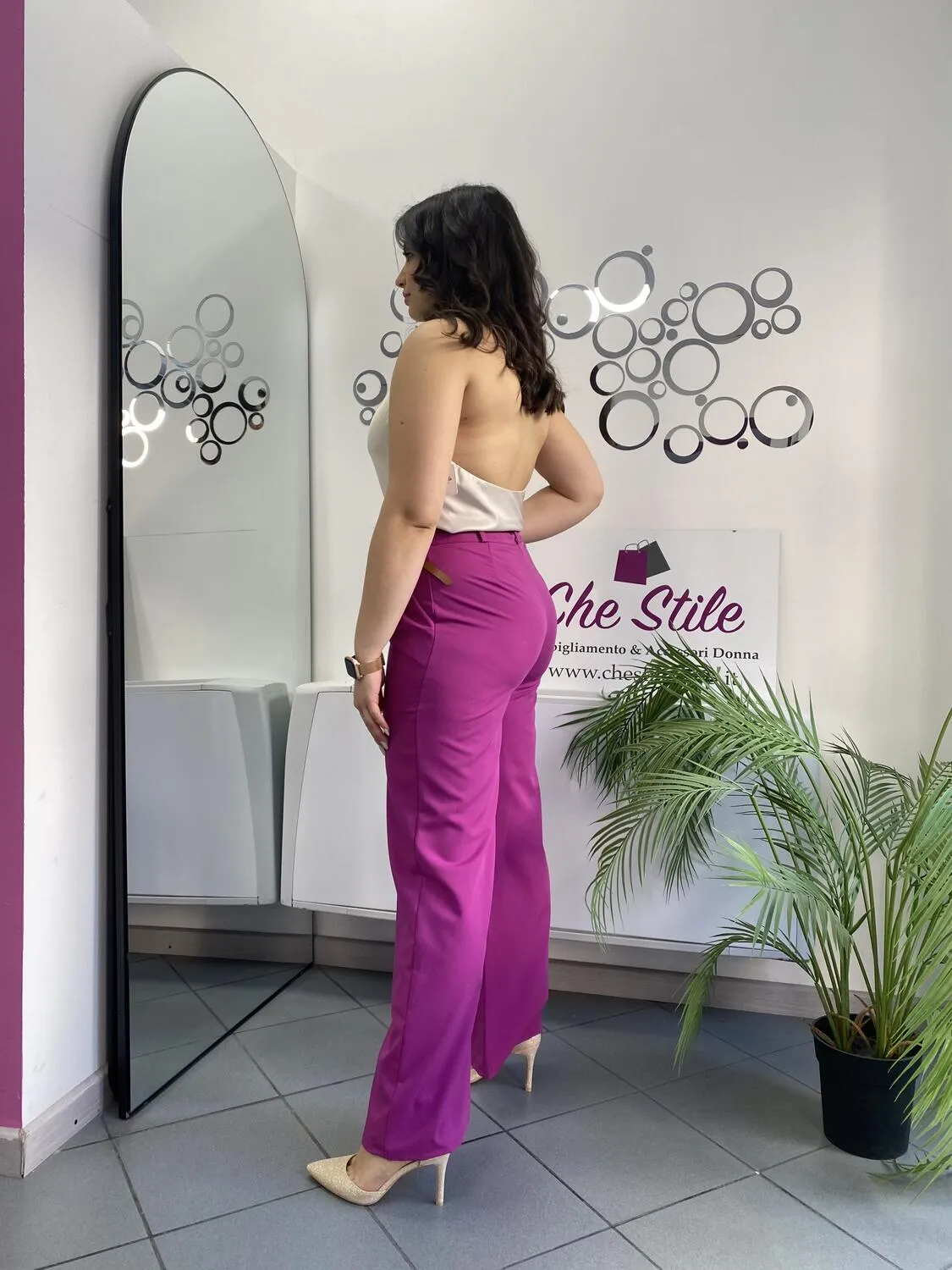 Pantalone palazzo magenta con cintura