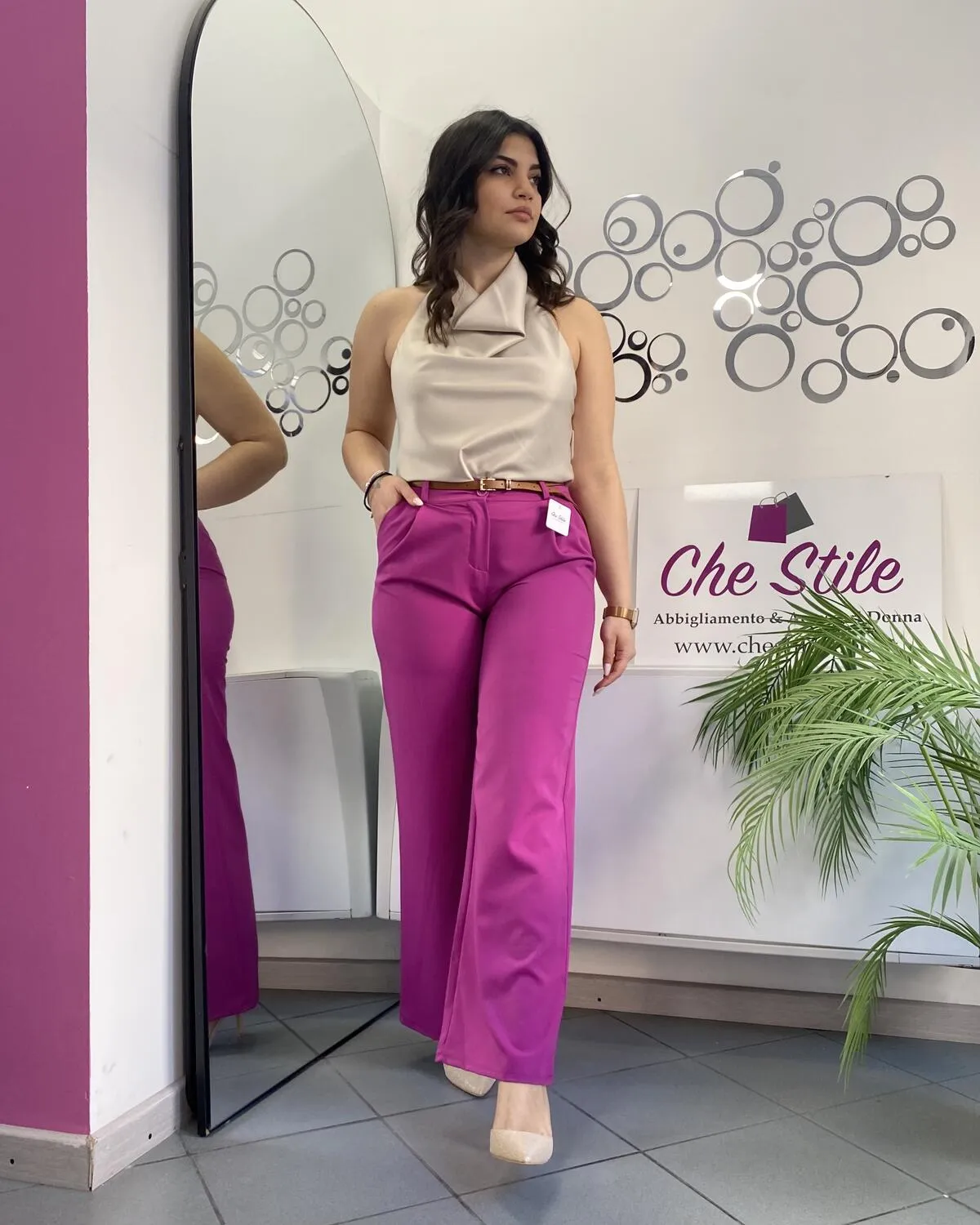 Pantalone palazzo magenta con cintura