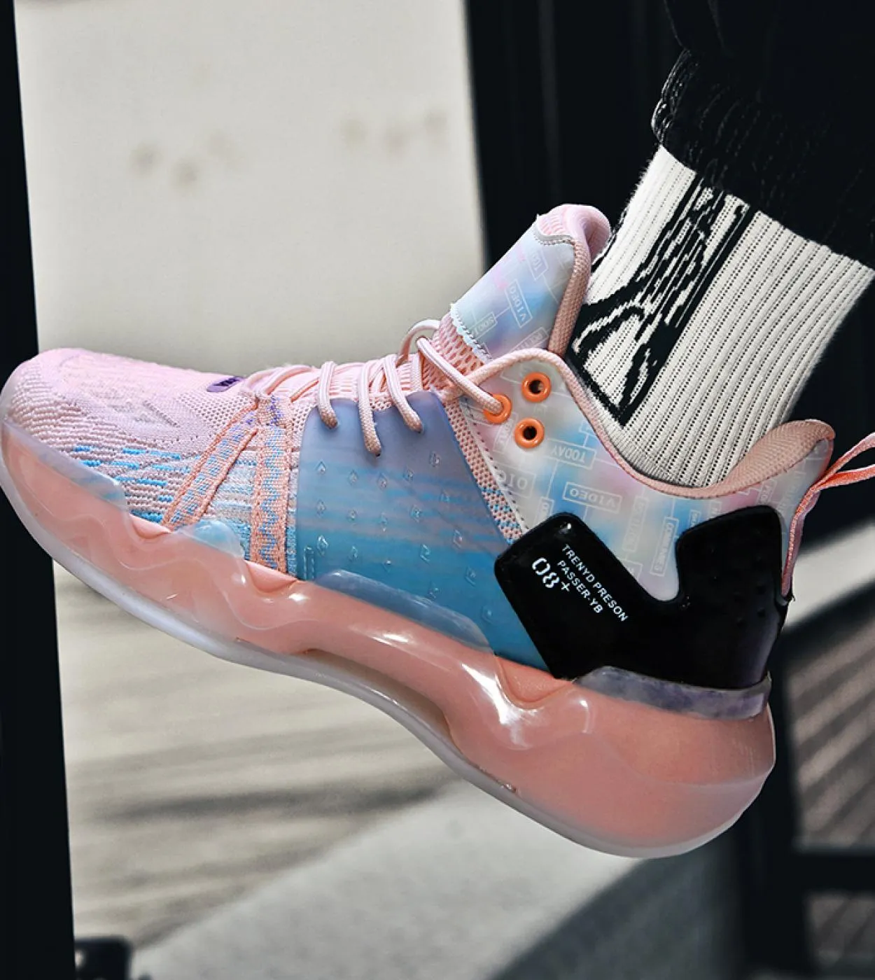 Scarpe da basket da uomo Ammortizzazione traspirante Scarpe sportive indossabili antiscivolo Allenamento in palestra Scarpe da g