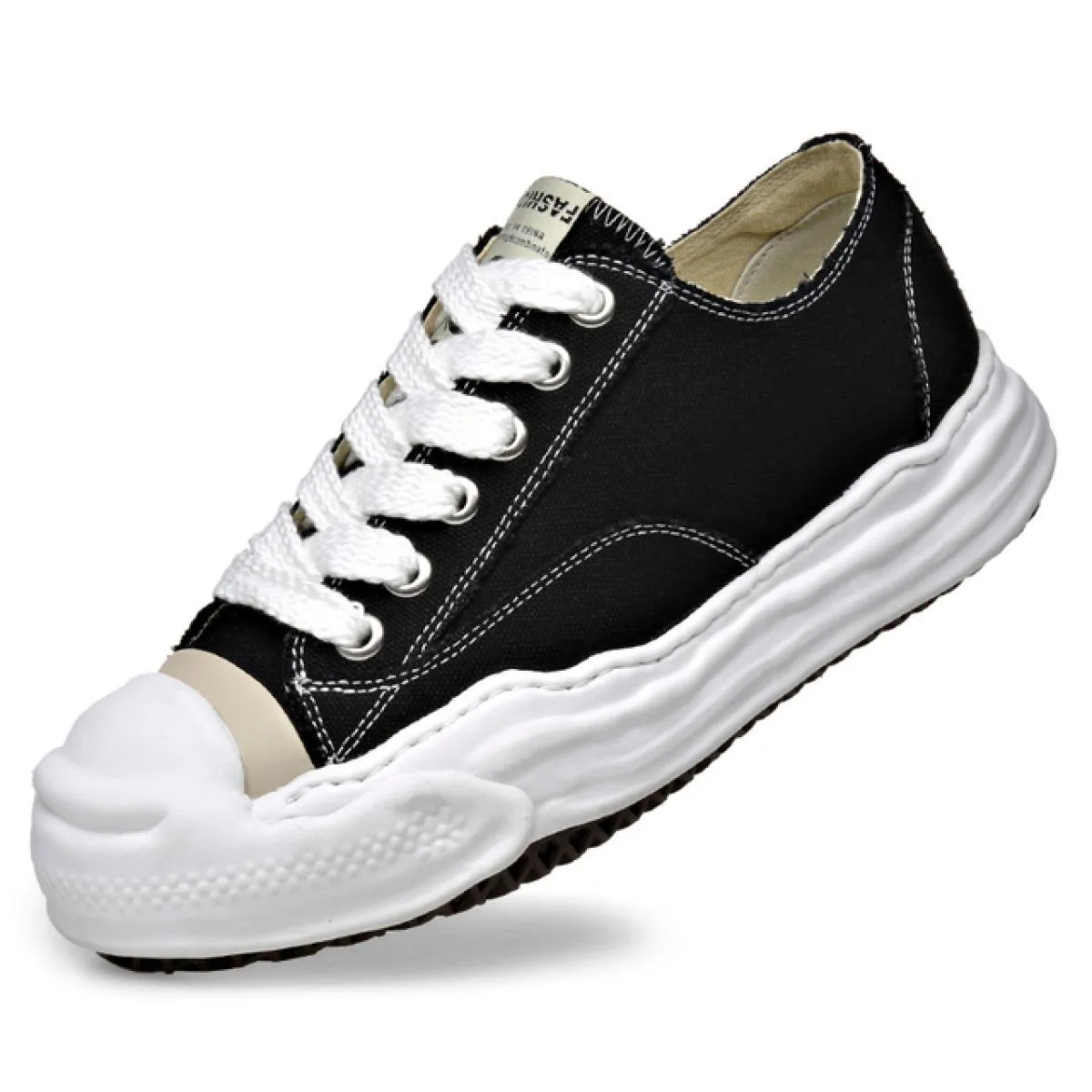 Scarpe da coppia Un paio di scarpe da papà traspiranti per l'estate 2023 Moda da uomo Scarpe sportive casual versatili per