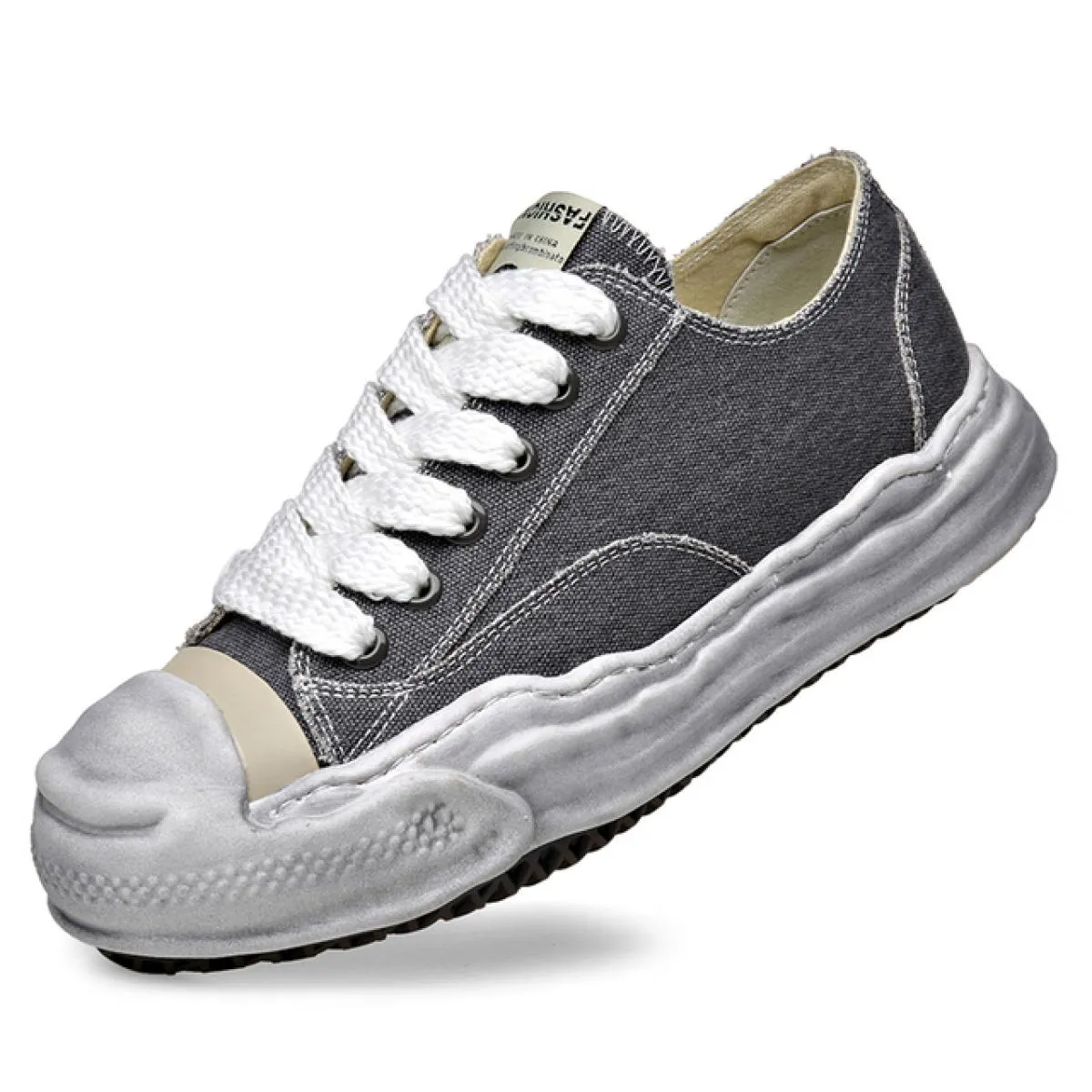 Scarpe da coppia Un paio di scarpe da papà traspiranti per l'estate 2023 Moda da uomo Scarpe sportive casual versatili per