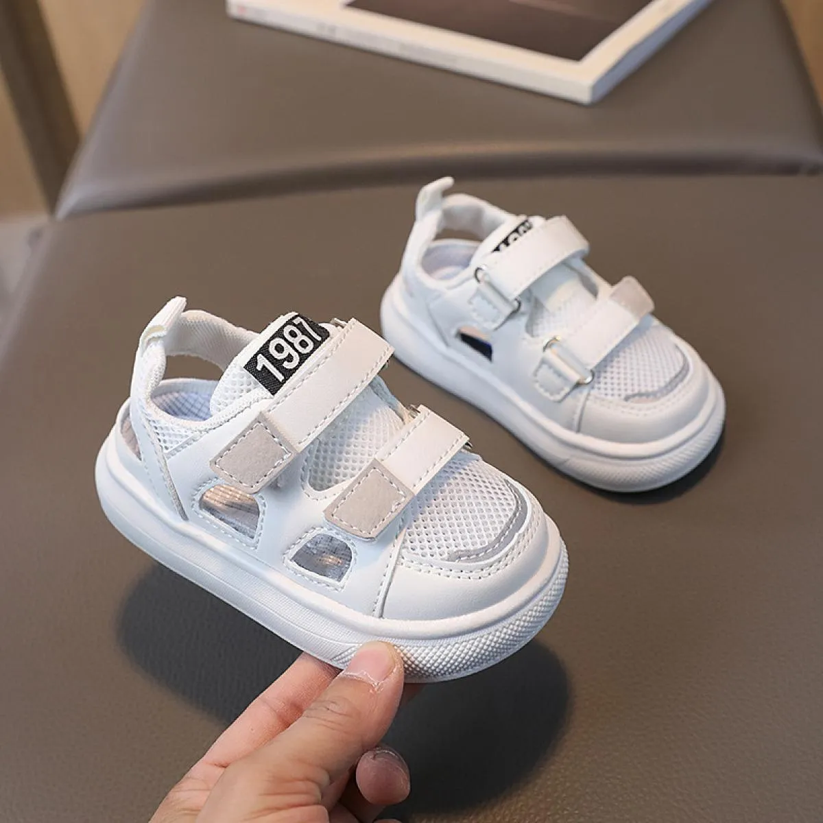 Scarpe da ginnastica per bambini scavate Viola Grigio Bianco Scarpe sportive estive Nuovo arrivo Sandali con plateau freschi per
