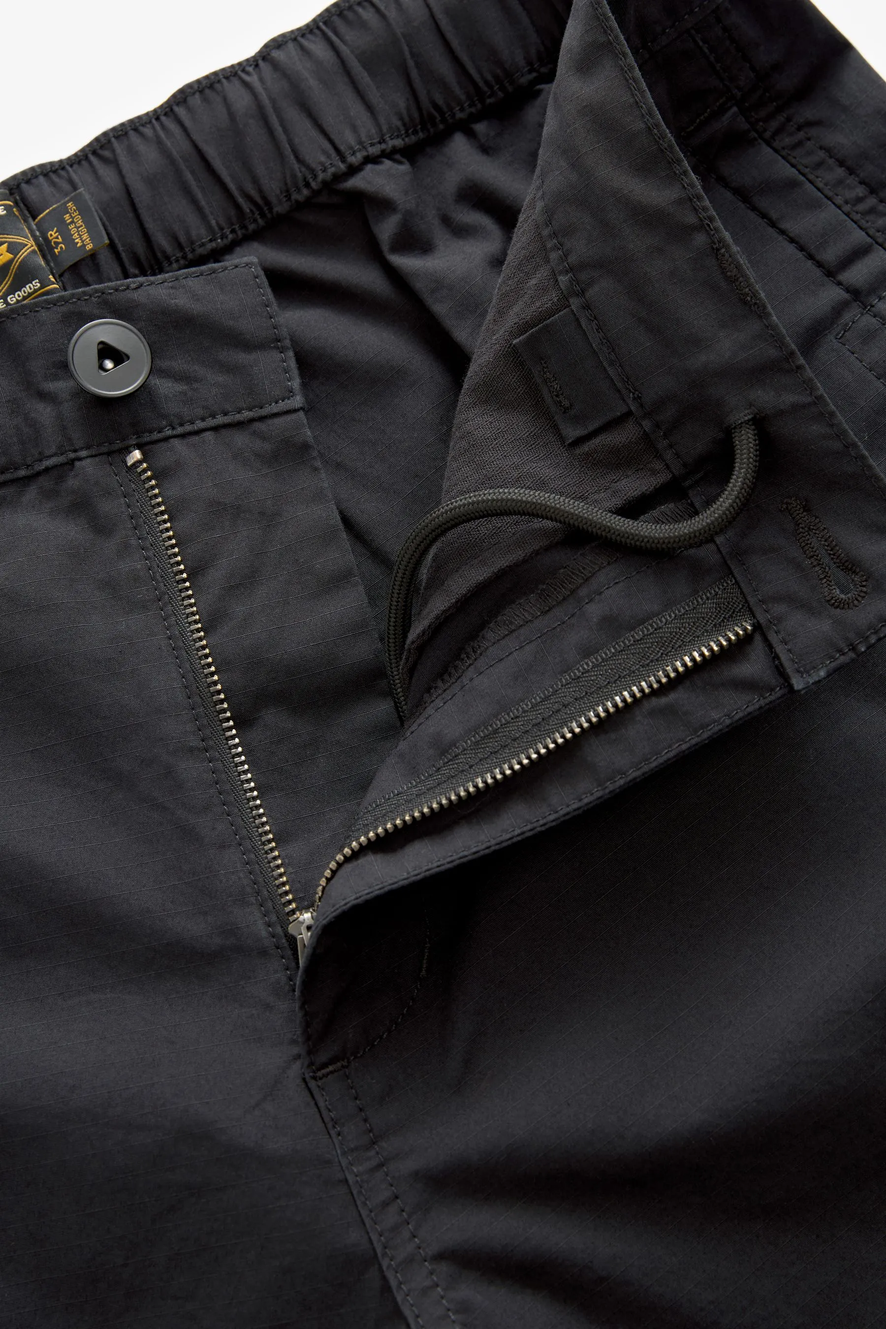 Shorts cargo multitasche elasticizzati leggeri