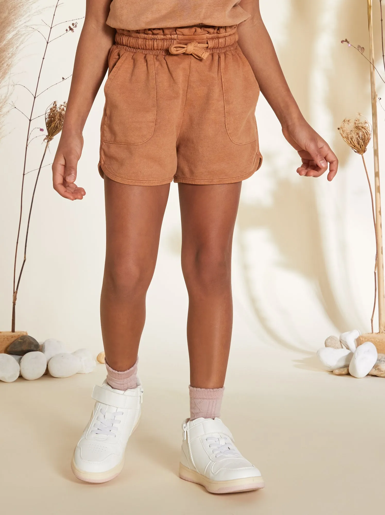Shorts corti on vita elasticizzata - MARRONE