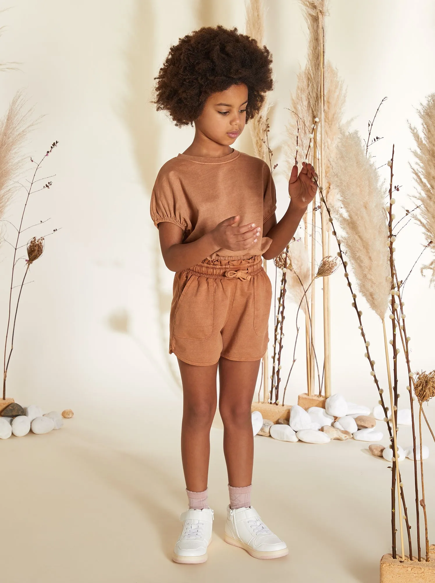 Shorts corti on vita elasticizzata - MARRONE