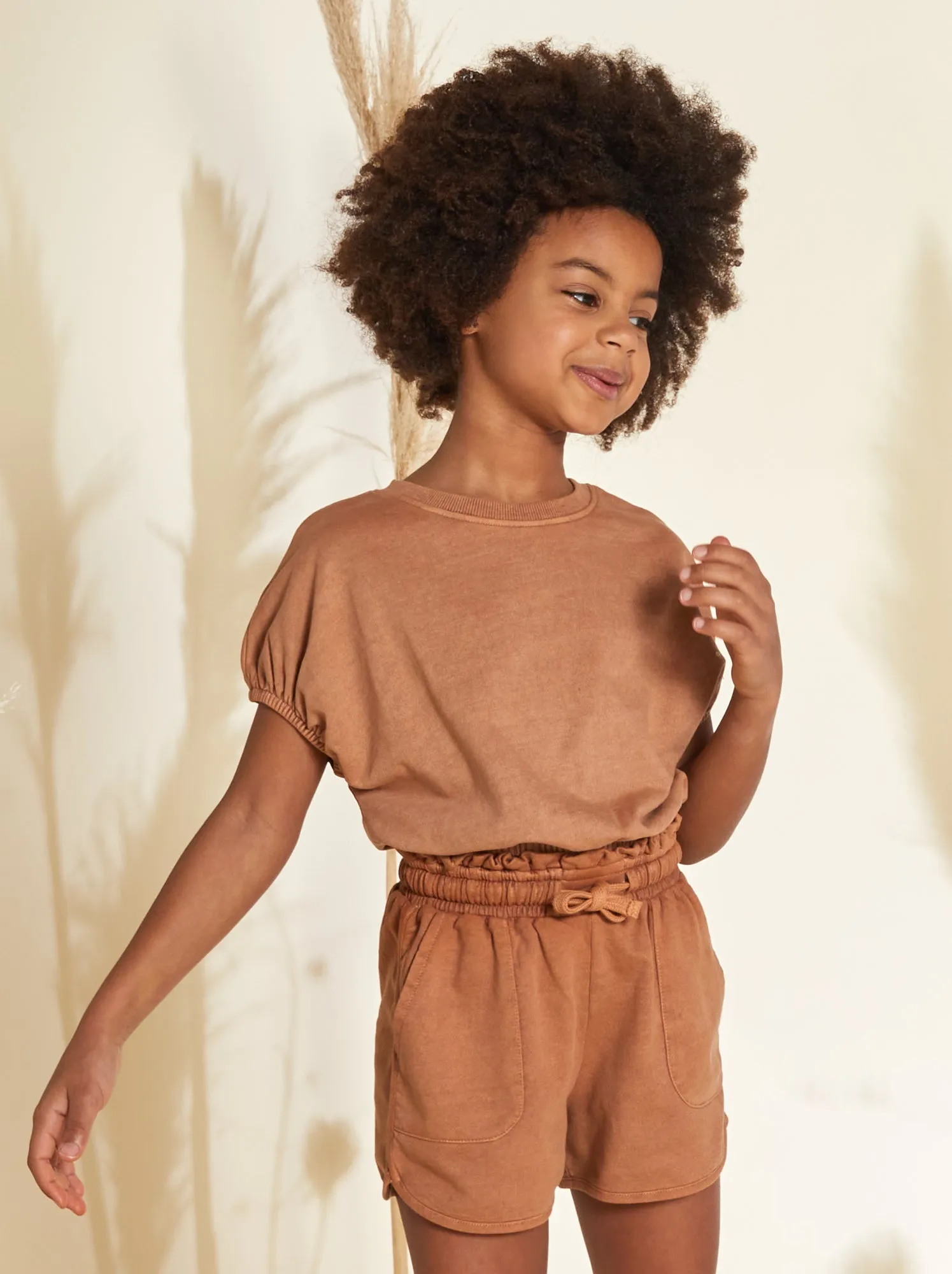 Shorts corti on vita elasticizzata - MARRONE