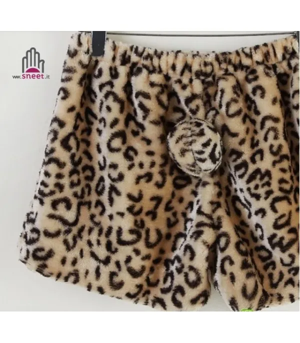 Shorts in ecopelliccia con coda