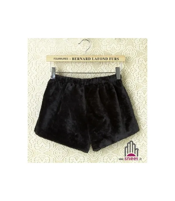 Shorts in ecopelliccia con coda