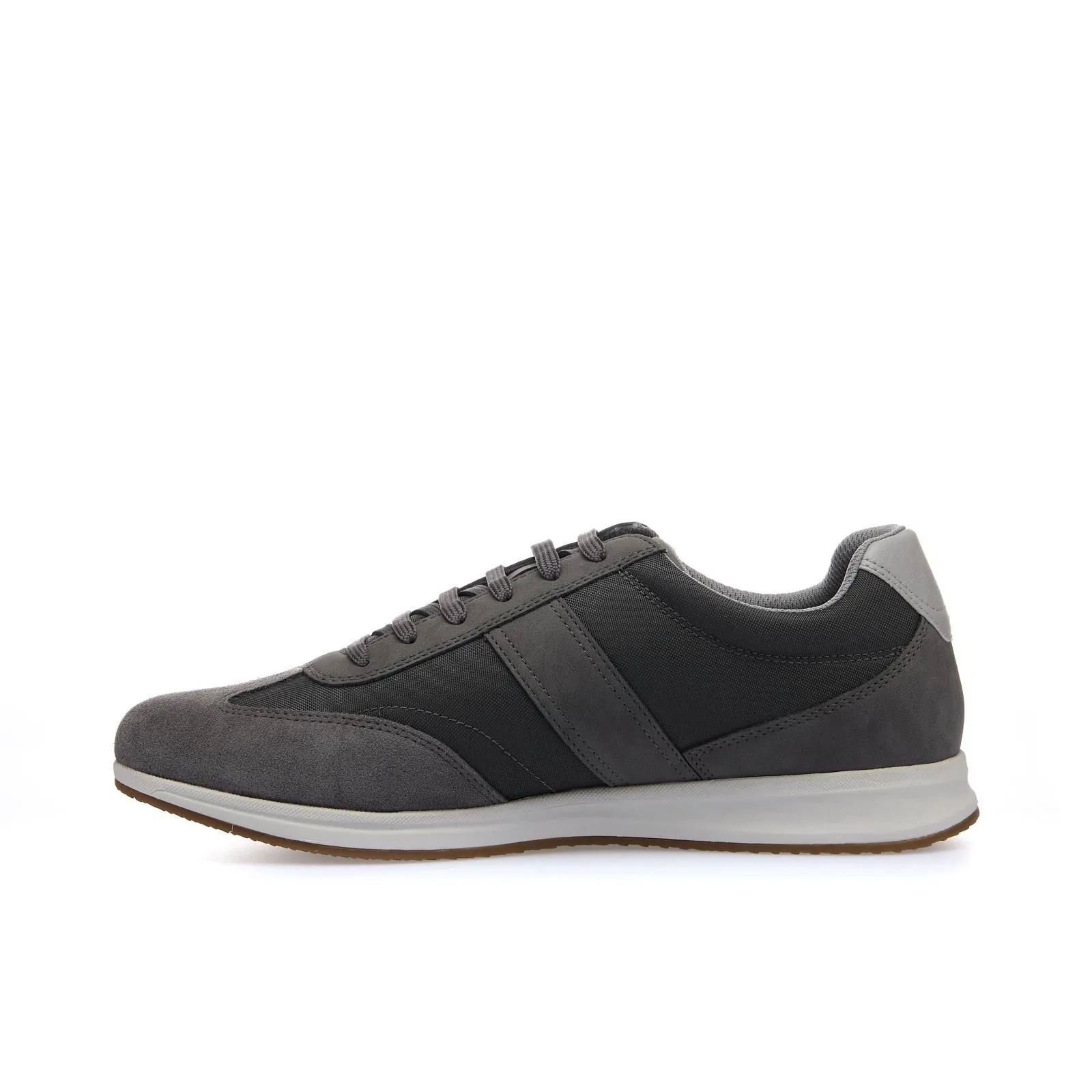 Stringate sportive grigie con lacci