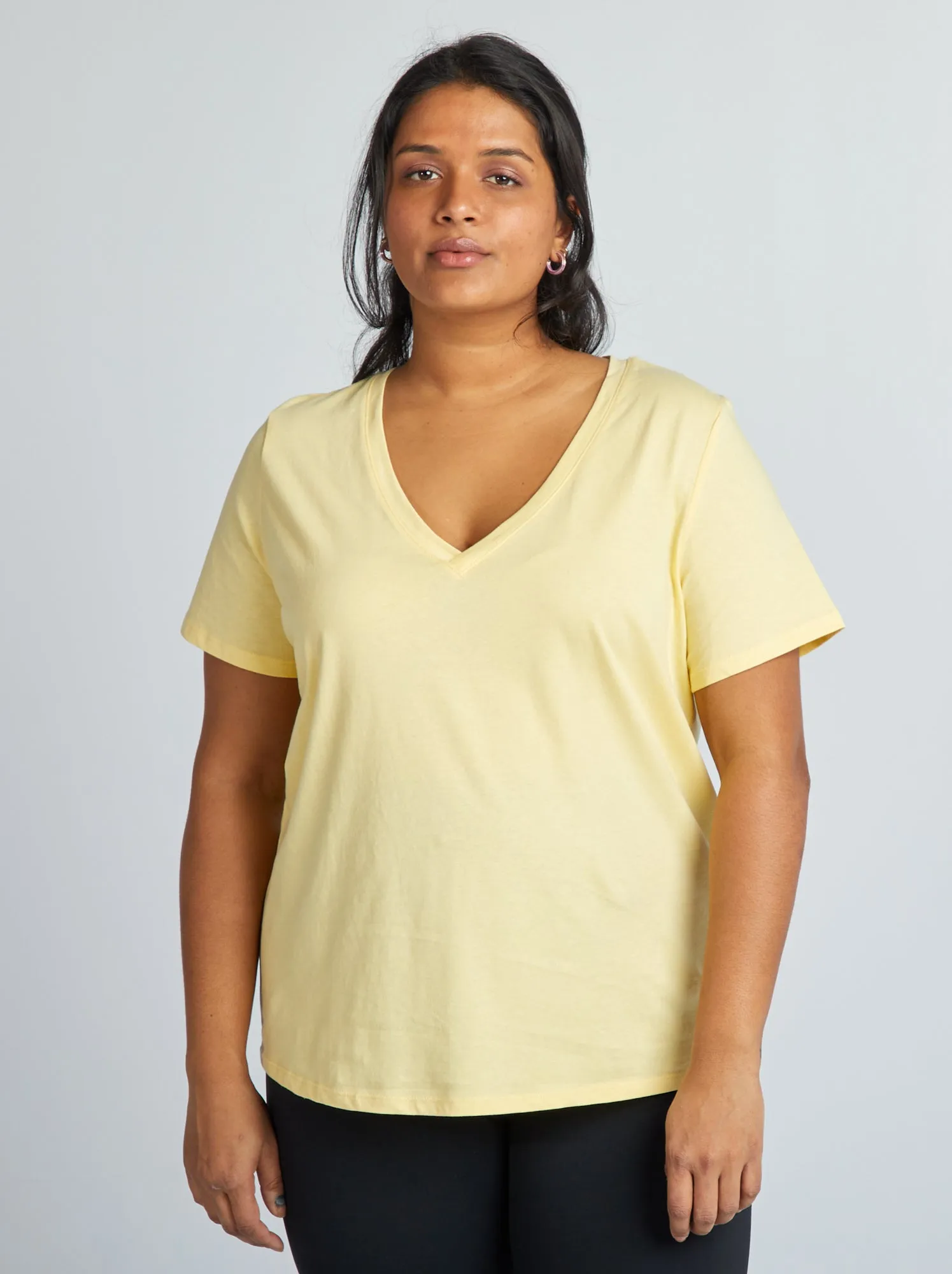 T-shirt in jersey con scollo a V - giallo pallido