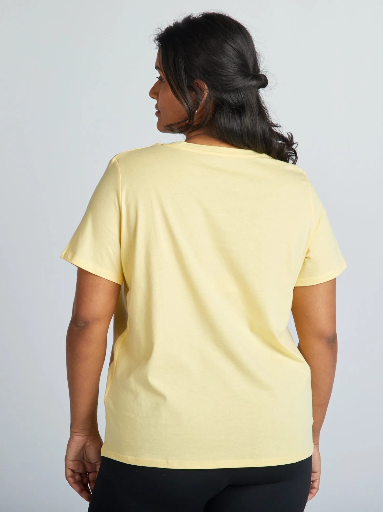 T-shirt in jersey con scollo a V - giallo pallido