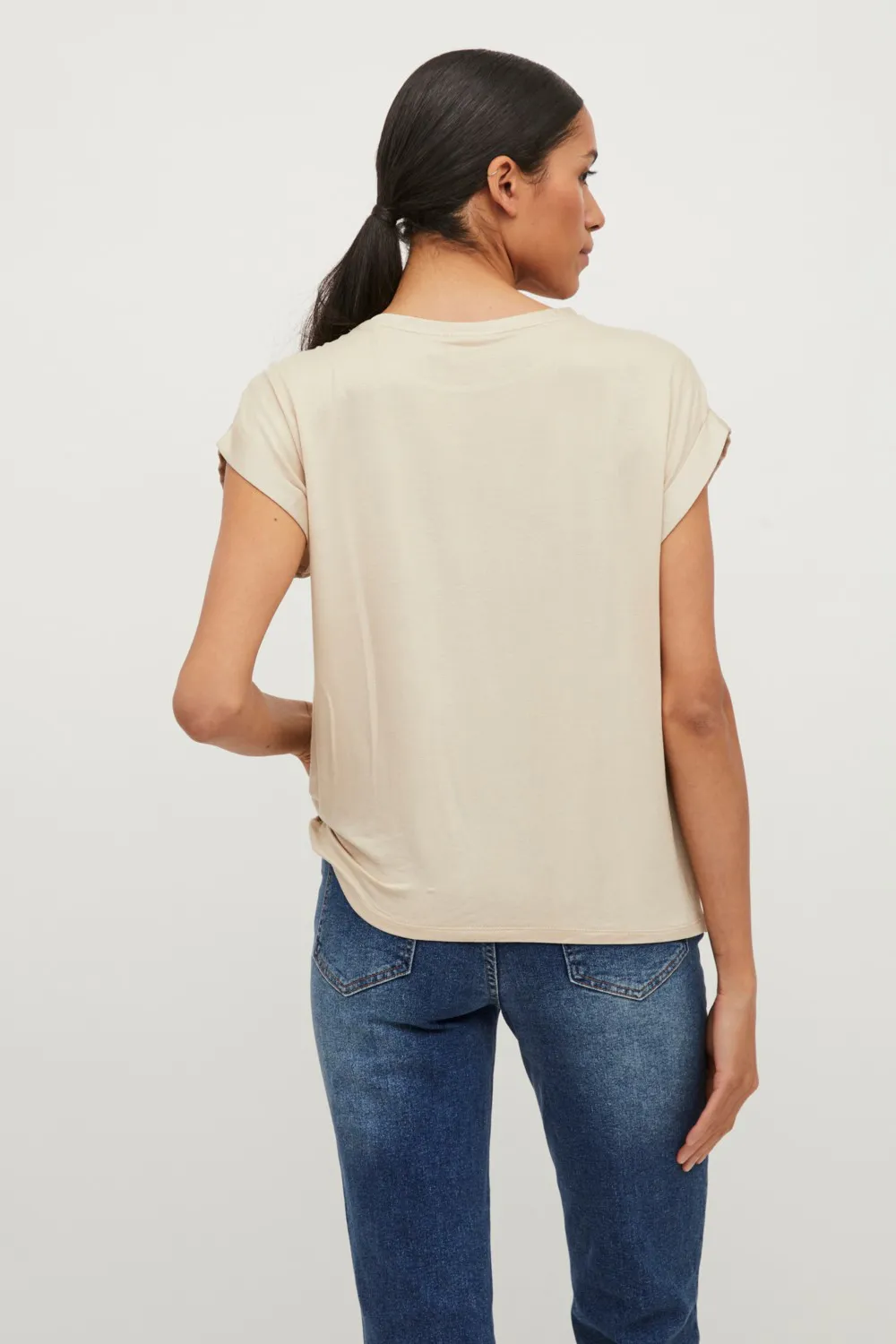 T-shirt Vila Clothes VIELLETTE S/S SATIN TOP/SU – NOOS Oro